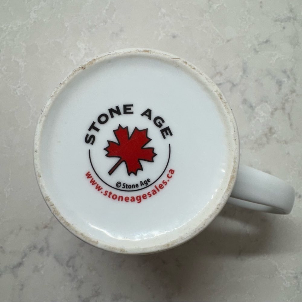 Smiling Maple Leaf Canada Mug - Red and White - Picture 5 of 7